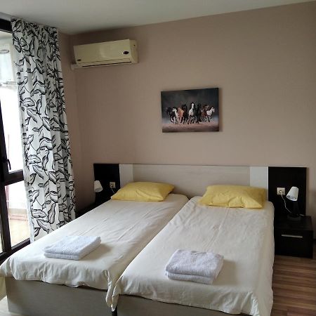 Victoria'S Apartments Nesebar Esterno foto